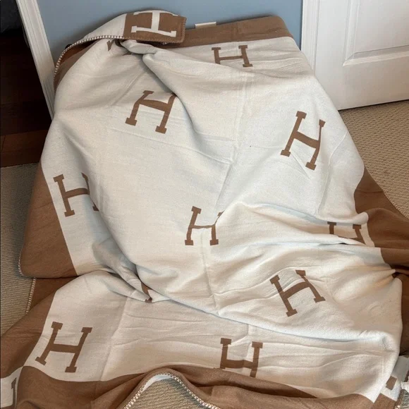 Hermès Beige and Brown Blanket~ not original - Picture 2 of 2